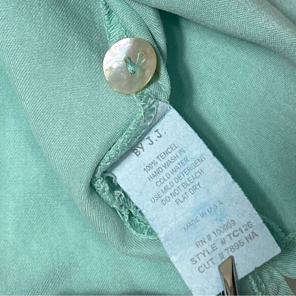 By JJ 100% Tencell Cyan 3/4 Roll Tab Sleeve Button Up Shirt Women's Size Medium - Picture 5 of 16